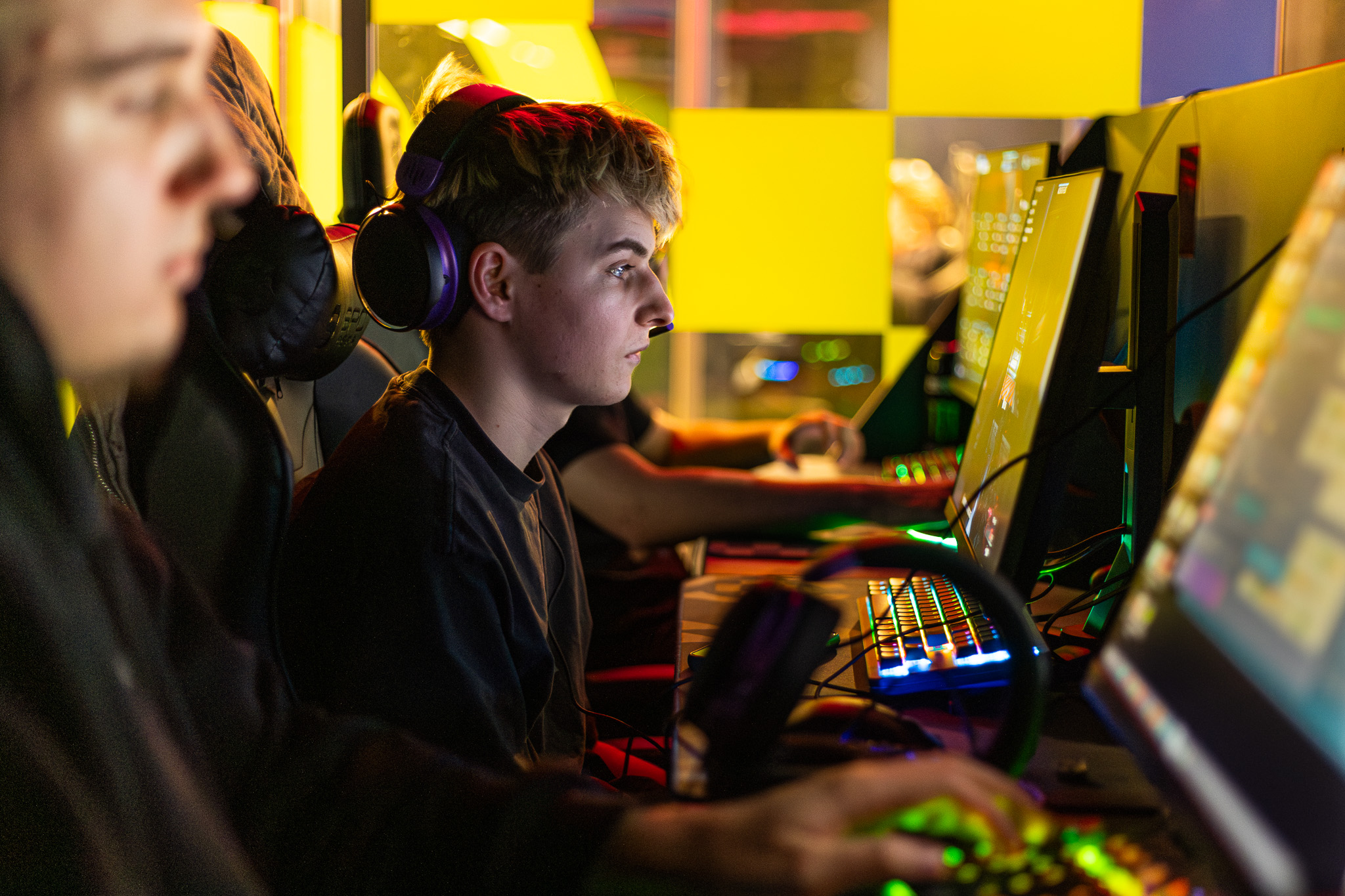 Turniej e-sportowy LAN — reportaż gamingowy